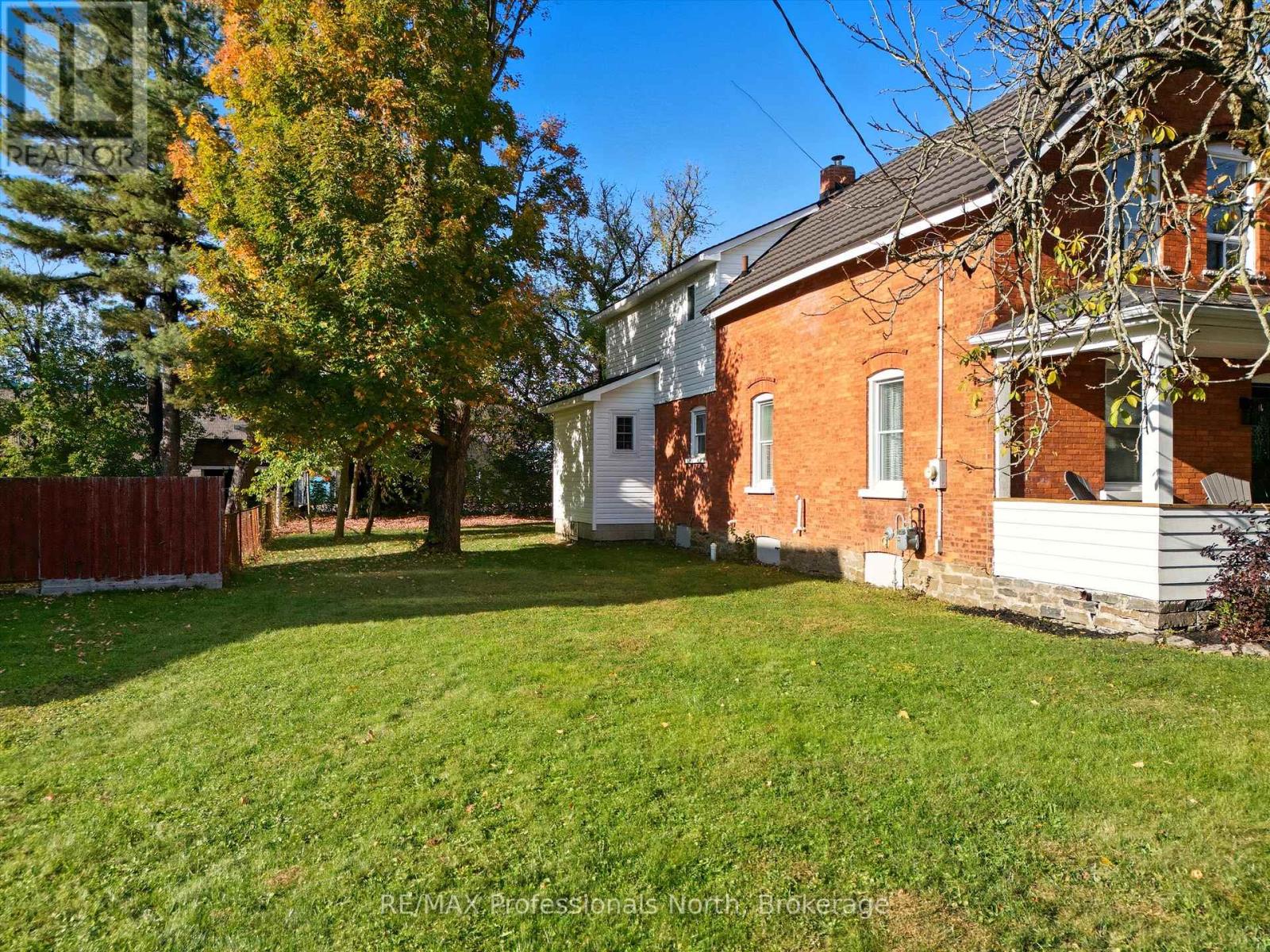 197 Dill Street, Bracebridge, Ontario  P1L 1E6 - Photo 3 - X12511824