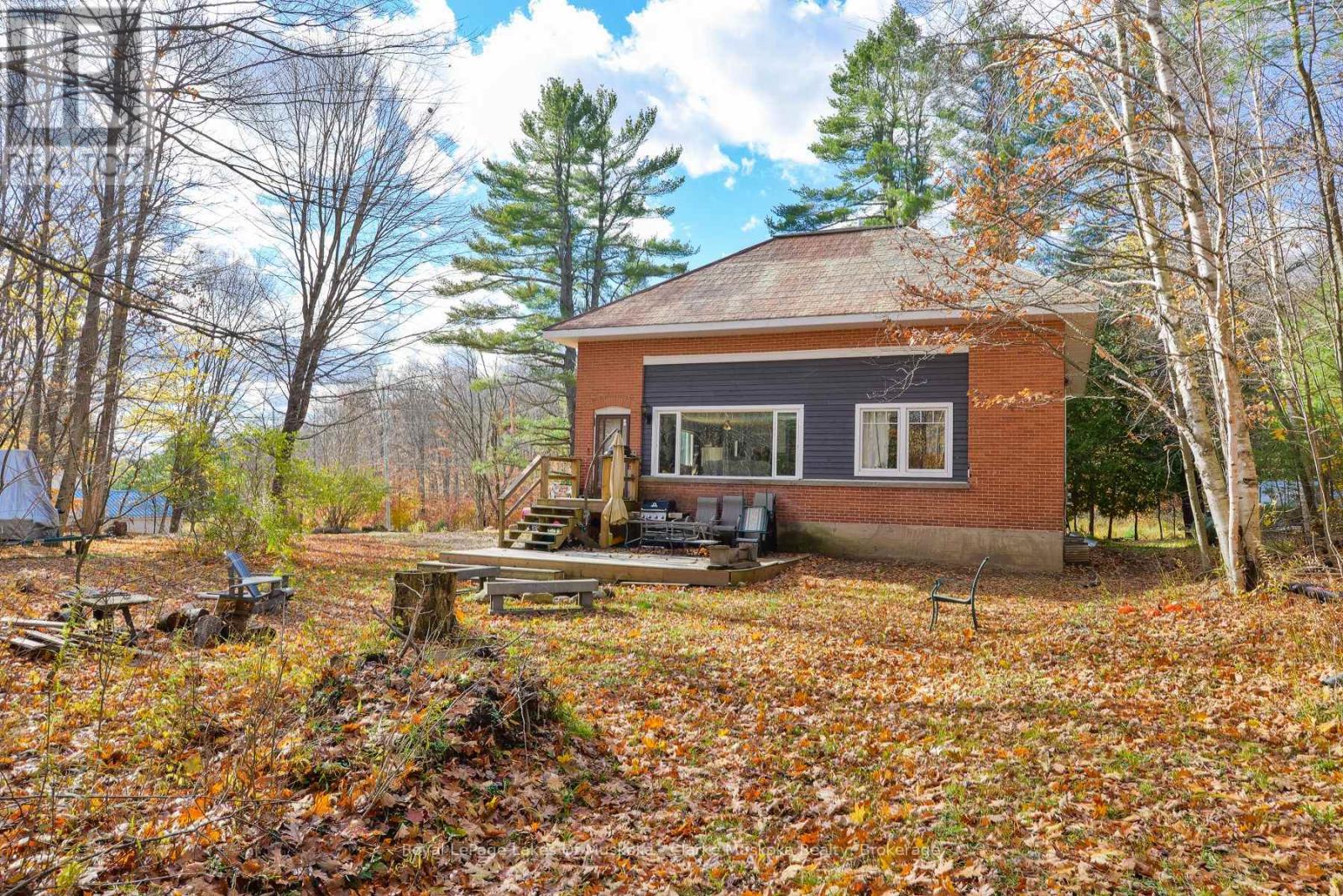 2026 Peninsula Road, Muskoka Lakes, Ontario  P0B 1G0 - Photo 12 - X12513288