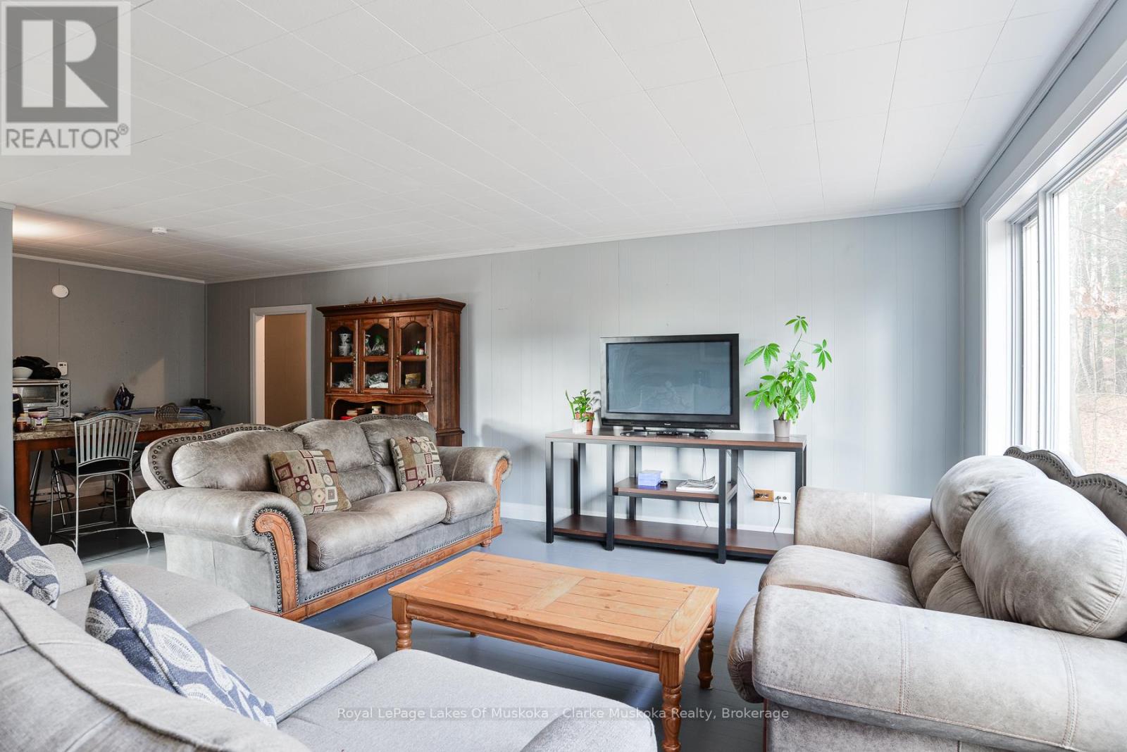 2026 Peninsula Road, Muskoka Lakes, Ontario  P0B 1G0 - Photo 4 - X12513288