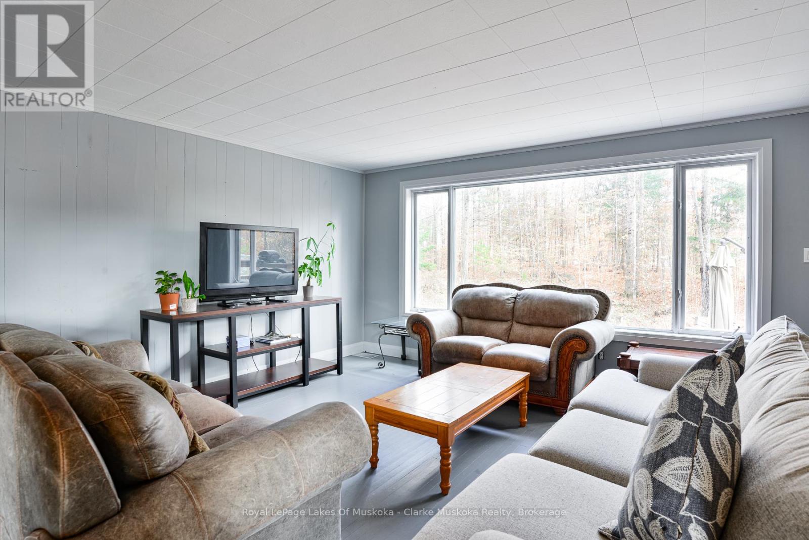 2026 Peninsula Road, Muskoka Lakes, Ontario  P0B 1G0 - Photo 5 - X12513288