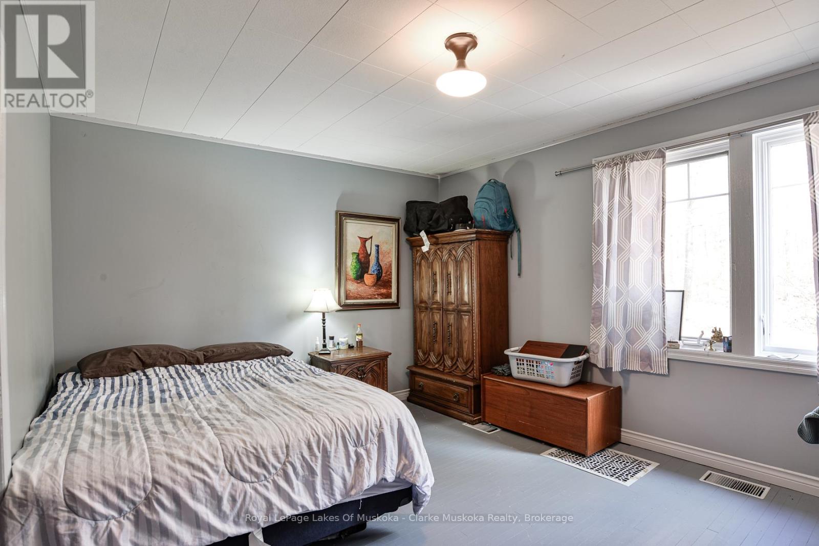 2026 Peninsula Road, Muskoka Lakes, Ontario  P0B 1G0 - Photo 8 - X12513288