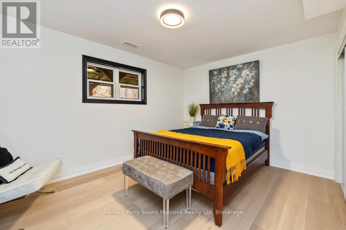 336 Clear Lake Road, Seguin, Ontario  P2A 2W8 - Photo 35 - X12516016