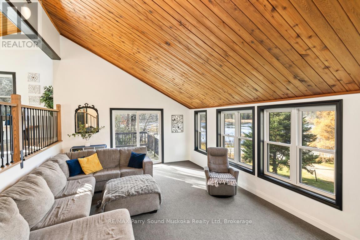 336 Clear Lake Road, Seguin, Ontario  P2A 2W8 - Photo 9 - X12516016