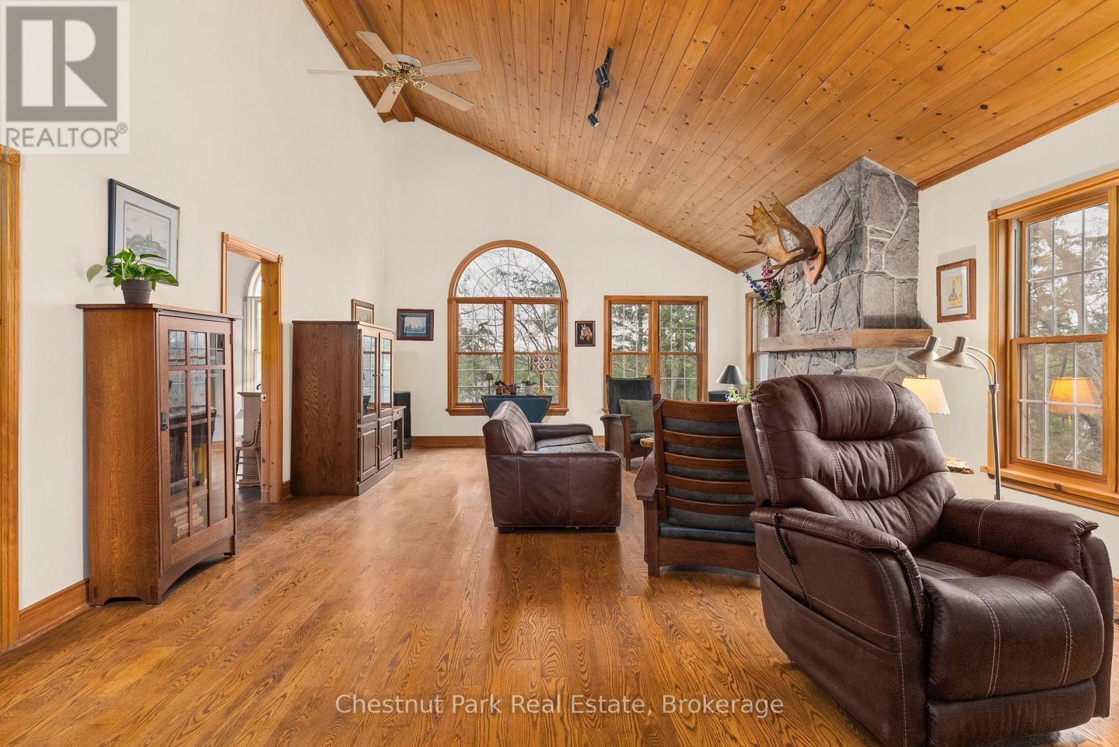 1143 Leonard Lake 1 Road, Muskoka Lakes, Ontario  P1L 2G7 - Photo 8 - X12517004