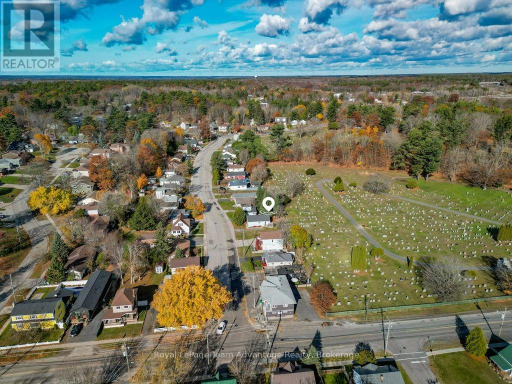 9 Hillcrest Avenue, Parry Sound, Ontario  P2A 1L5 - Photo 30 - X12518426