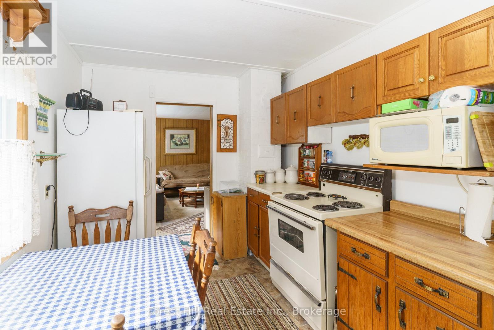 1041 Long Line Lake Road, Lake Of Bays, Ontario  P0A 1E0 - Photo 11 - X12526012