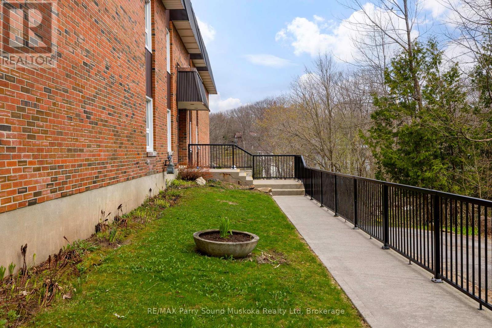 201 - 200 Beaconview Heights, Parry Sound, Ontario  P2A 2E1 - Photo 29 - X12528302