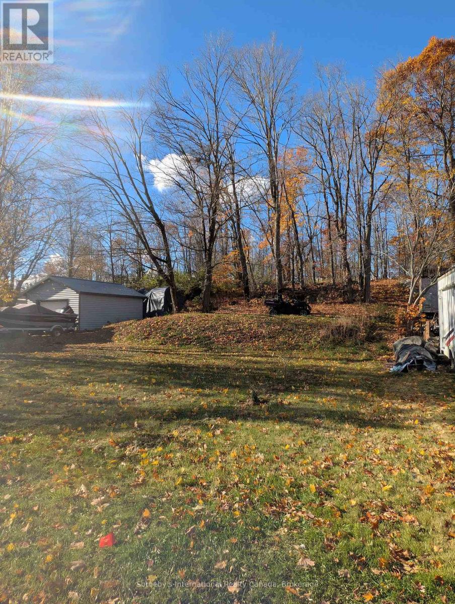 315 High Street, Georgian Bay, Ontario  P0C 1H0 - Photo 6 - X12529154