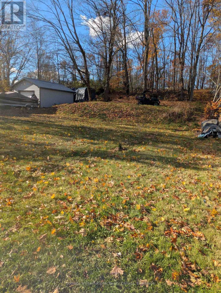 315 High Street, Georgian Bay, Ontario  P0C 1H0 - Photo 7 - X12529154