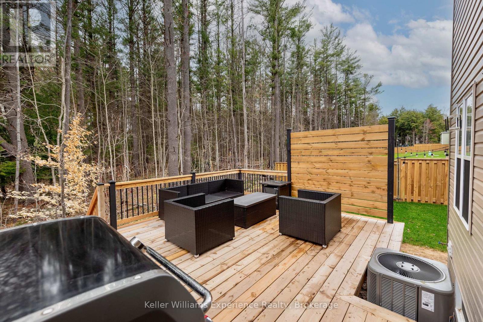 31 Nicole Park Court, Bracebridge, Ontario  P1L 0C8 - Photo 1 - X12535764