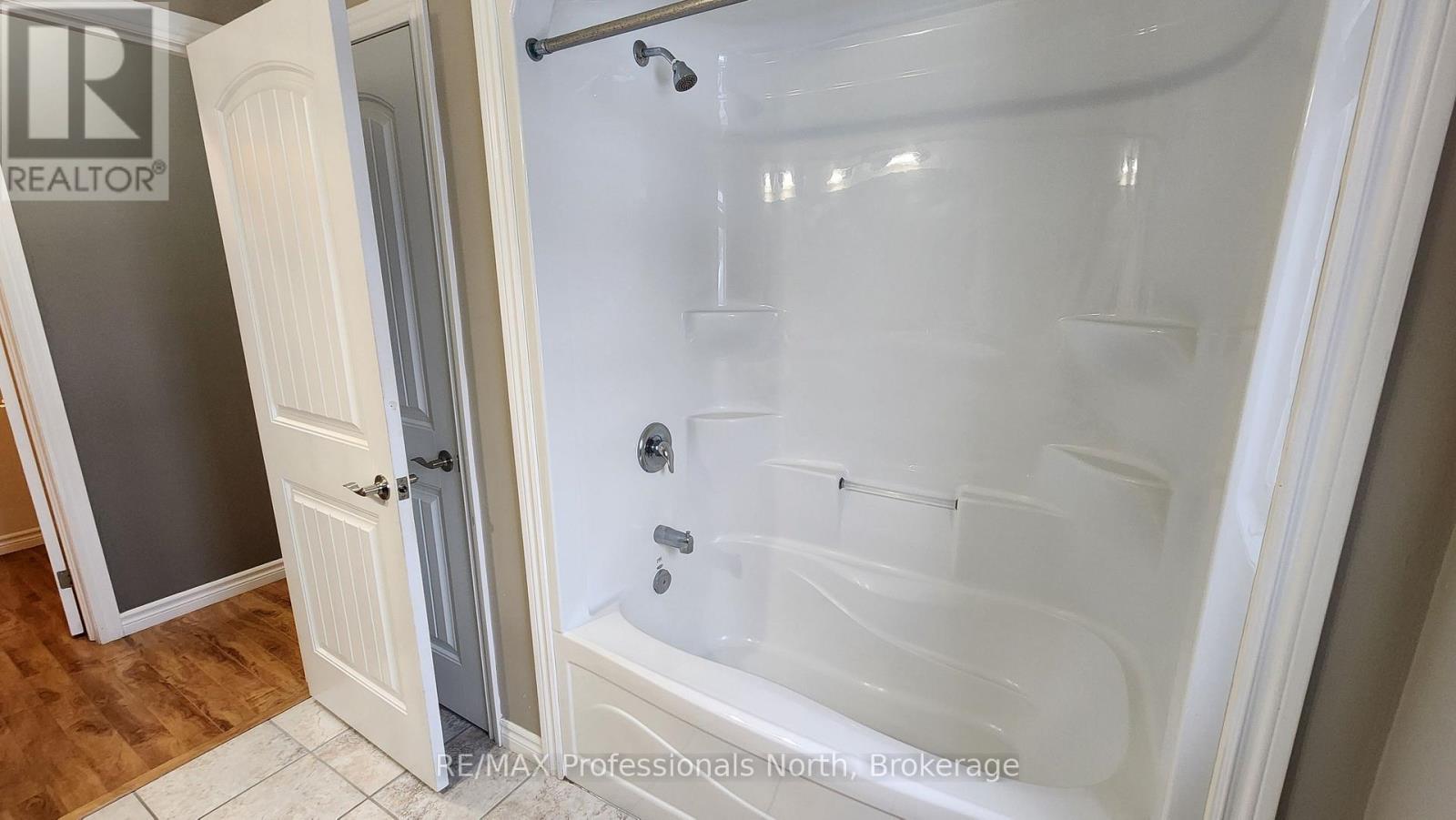 33 Goodwin Drive, Huntsville, Ontario  P1H 2R3 - Photo 18 - X12539064