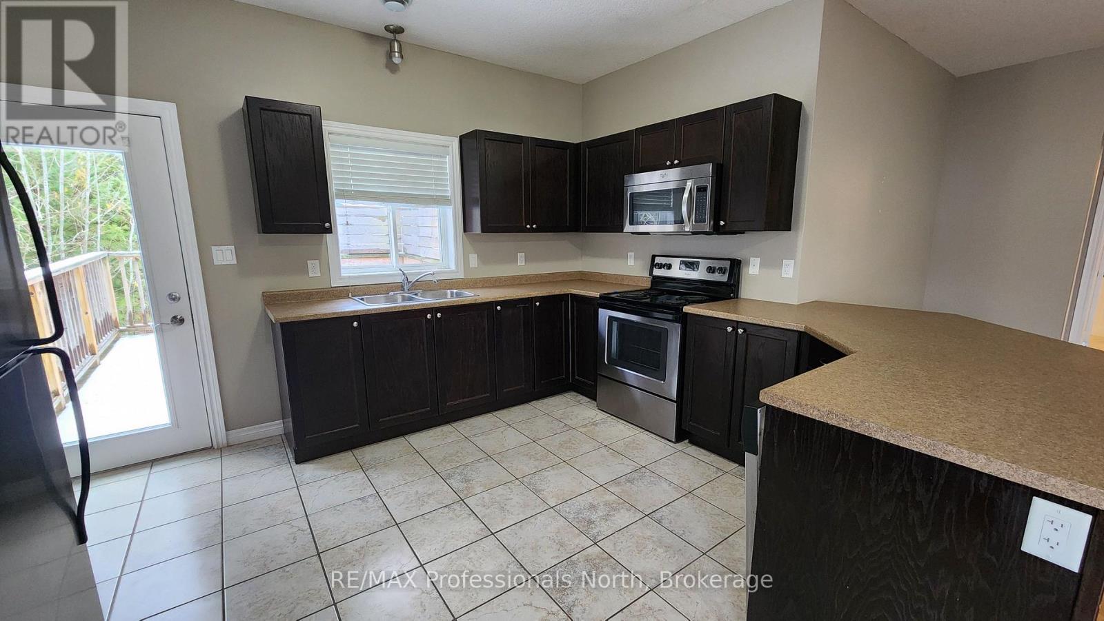 33 Goodwin Drive, Huntsville, Ontario  P1H 2R3 - Photo 25 - X12539064