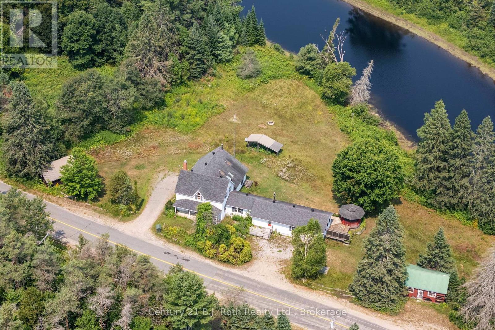 2377 Fraserburg Road, Lake Of Bays, Ontario  P1L 1X3 - Photo 3 - X12540190