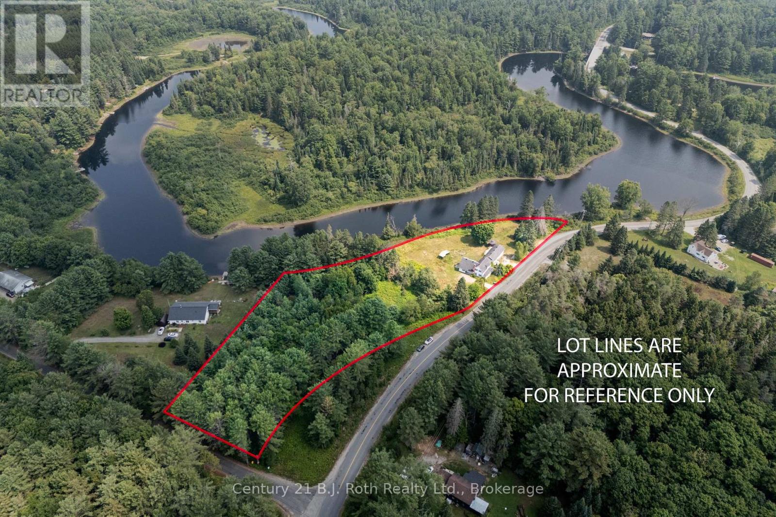 2377 Fraserburg Road, Lake Of Bays, Ontario  P1L 1X3 - Photo 4 - X12540190