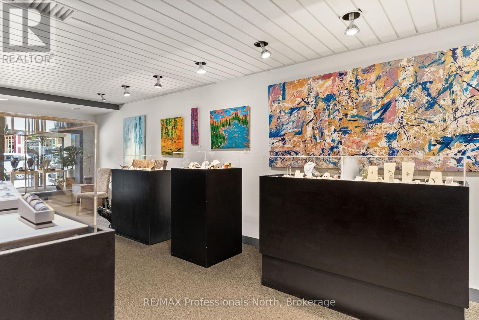 68 Main Street E, Huntsville, Ontario  P1H 2C7 - Photo 10 - X12541516