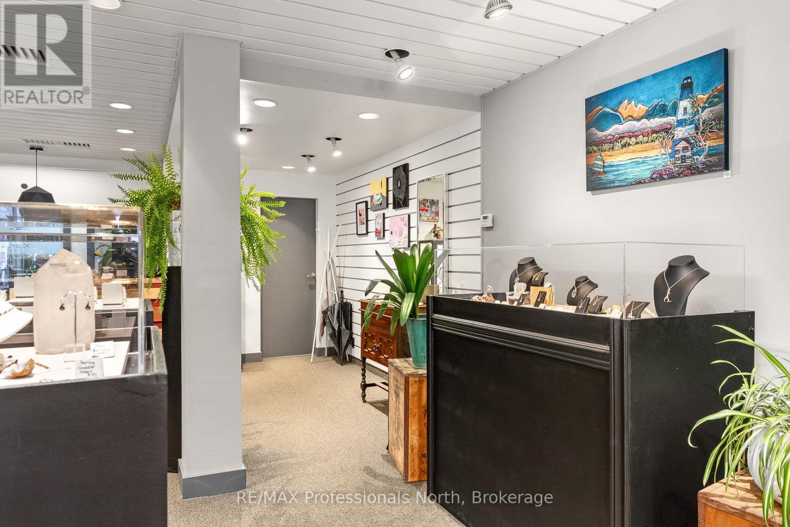 68 Main Street E, Huntsville, Ontario  P1H 2C7 - Photo 11 - X12541516