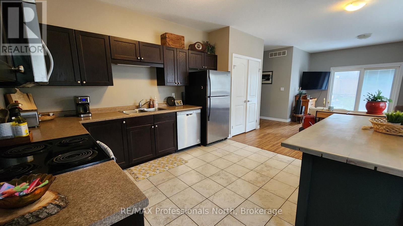 19 Duncan Street E, Huntsville, Ontario  P1H 1P6 - Photo 20 - X12542208