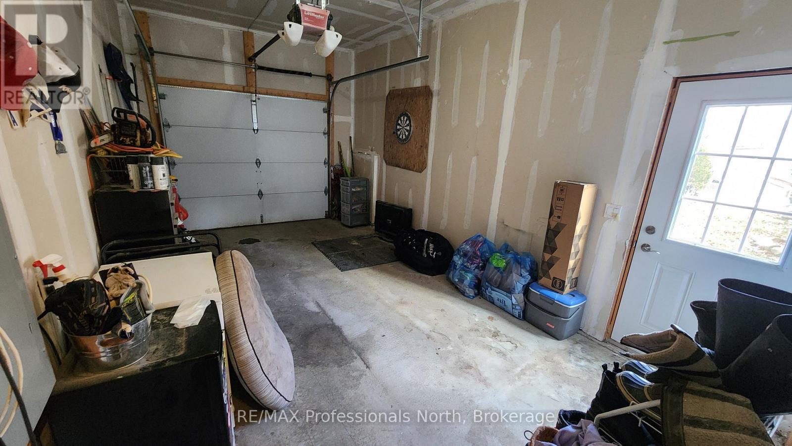 19 Duncan Street E, Huntsville, Ontario  P1H 1P6 - Photo 29 - X12542208