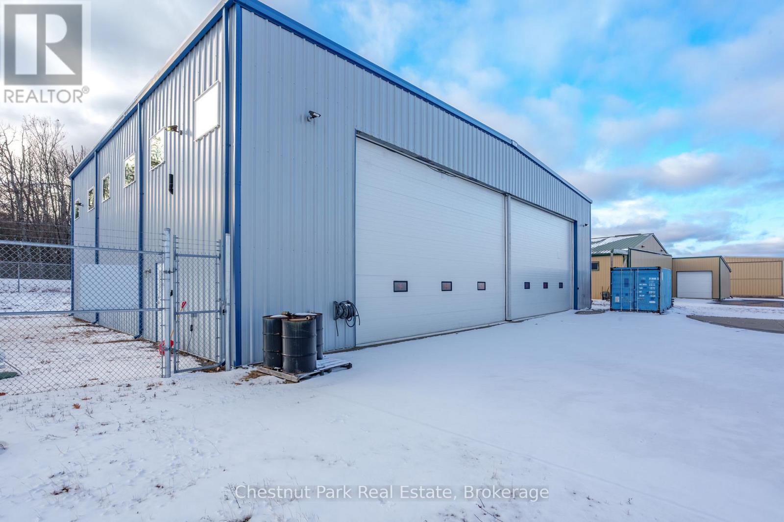 1255 Gravenhurst Parkway, Gravenhurst, Ontario  P1P 1R1 - Photo 2 - X12543376