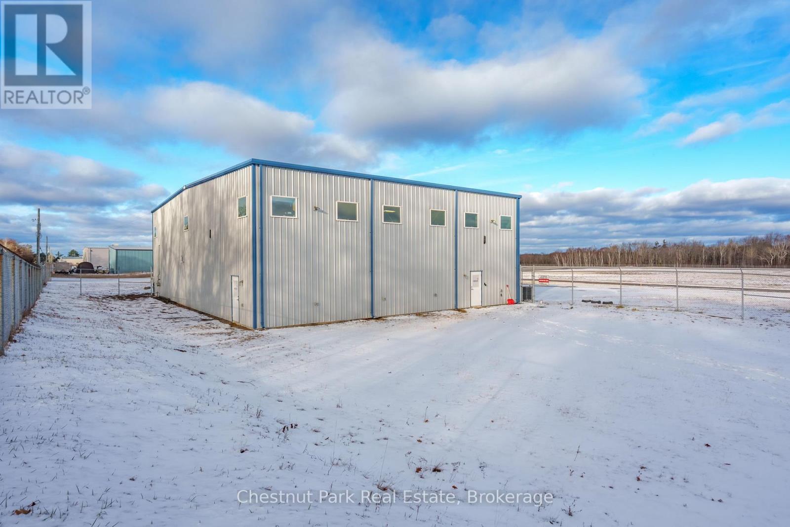 1255 Gravenhurst Parkway, Gravenhurst, Ontario  P1P 1R1 - Photo 4 - X12543376