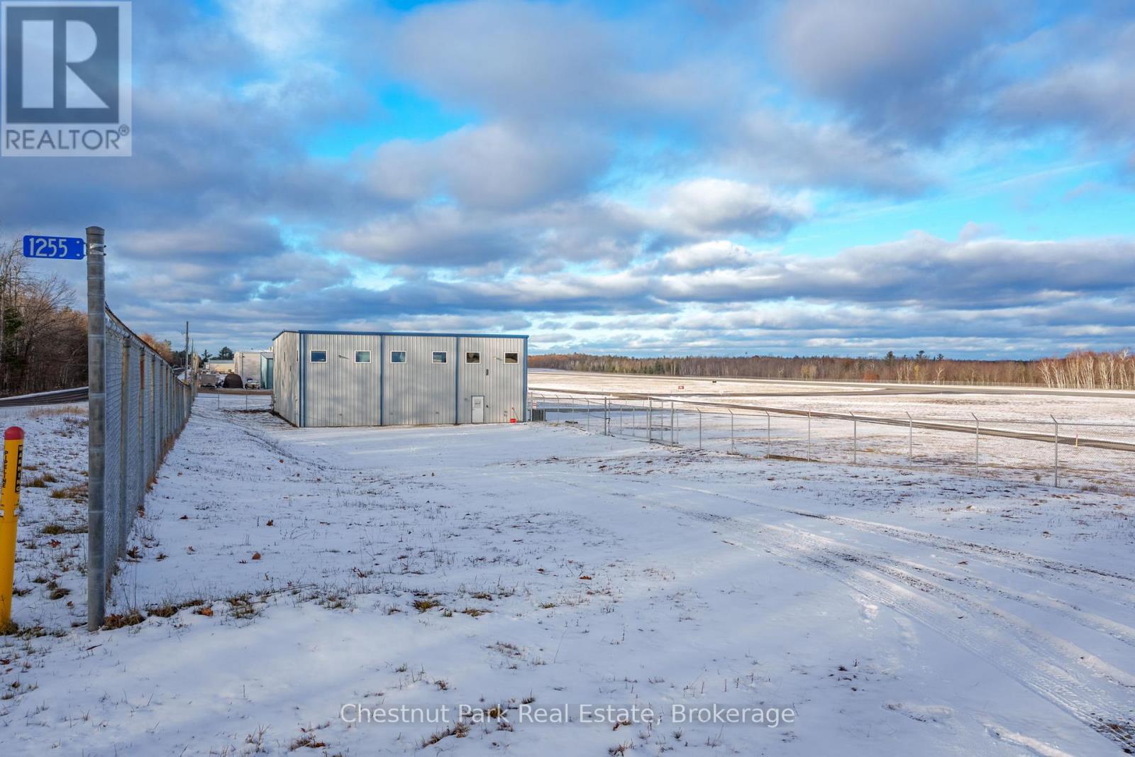 1255 Gravenhurst Parkway, Gravenhurst, Ontario  P1P 1R1 - Photo 5 - X12543376