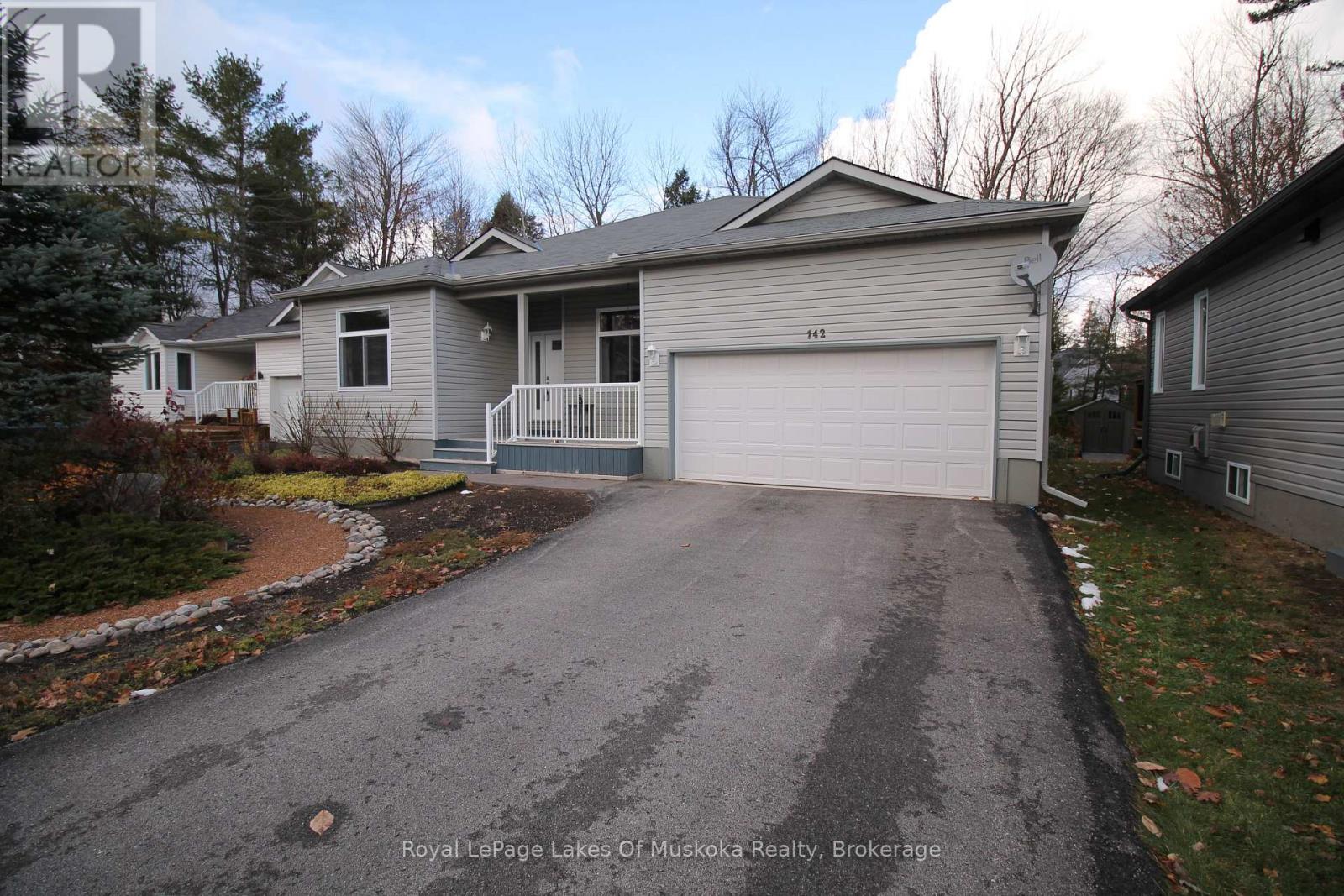 142 Pineridge Gate, Gravenhurst, Ontario  P1P 1Z1 - Photo 1 - X12544120