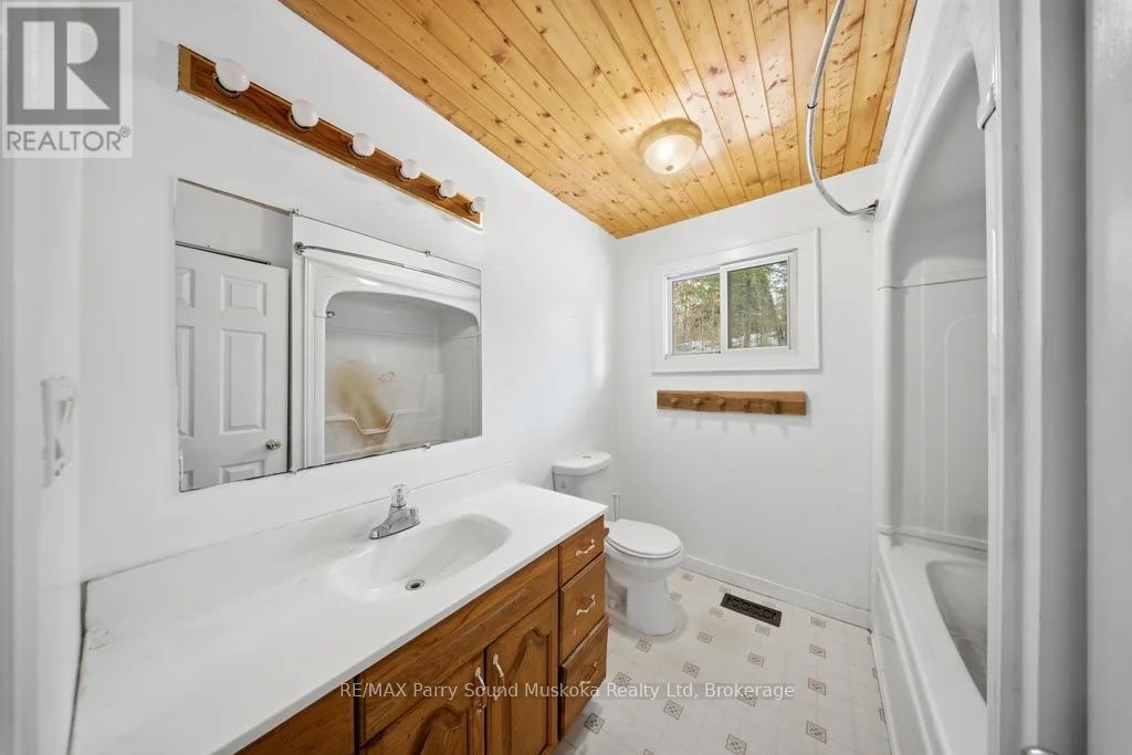 28 Black Road, Seguin, Ontario  P2A 2W8 - Photo 17 - X12545462