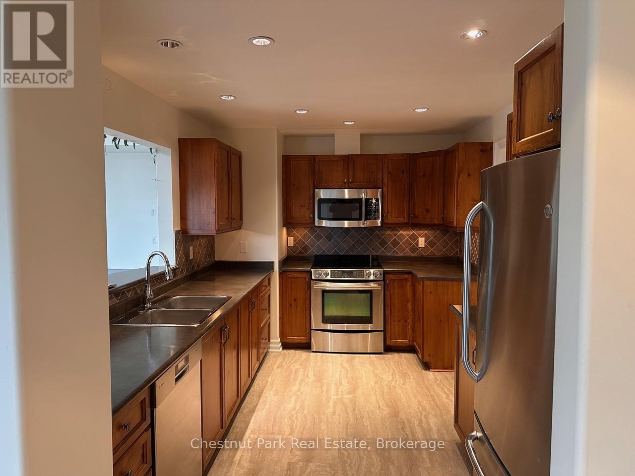 601 - 110 Steamship Bay Road, Gravenhurst, Ontario  P1P 1Z9 - Photo 10 - X12545854