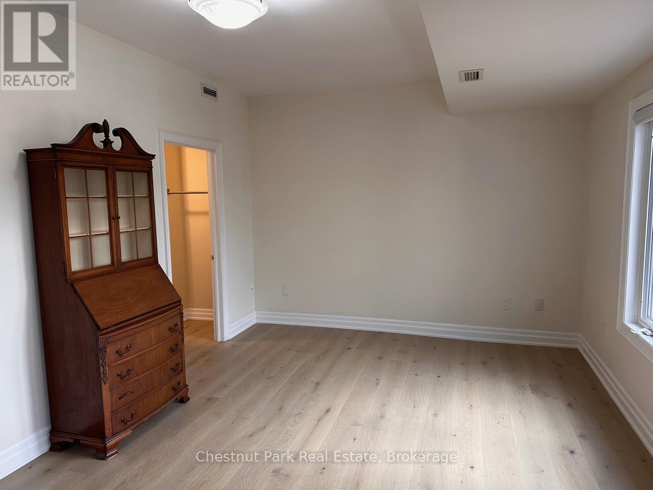 601 - 110 Steamship Bay Road, Gravenhurst, Ontario  P1P 1Z9 - Photo 5 - X12545854