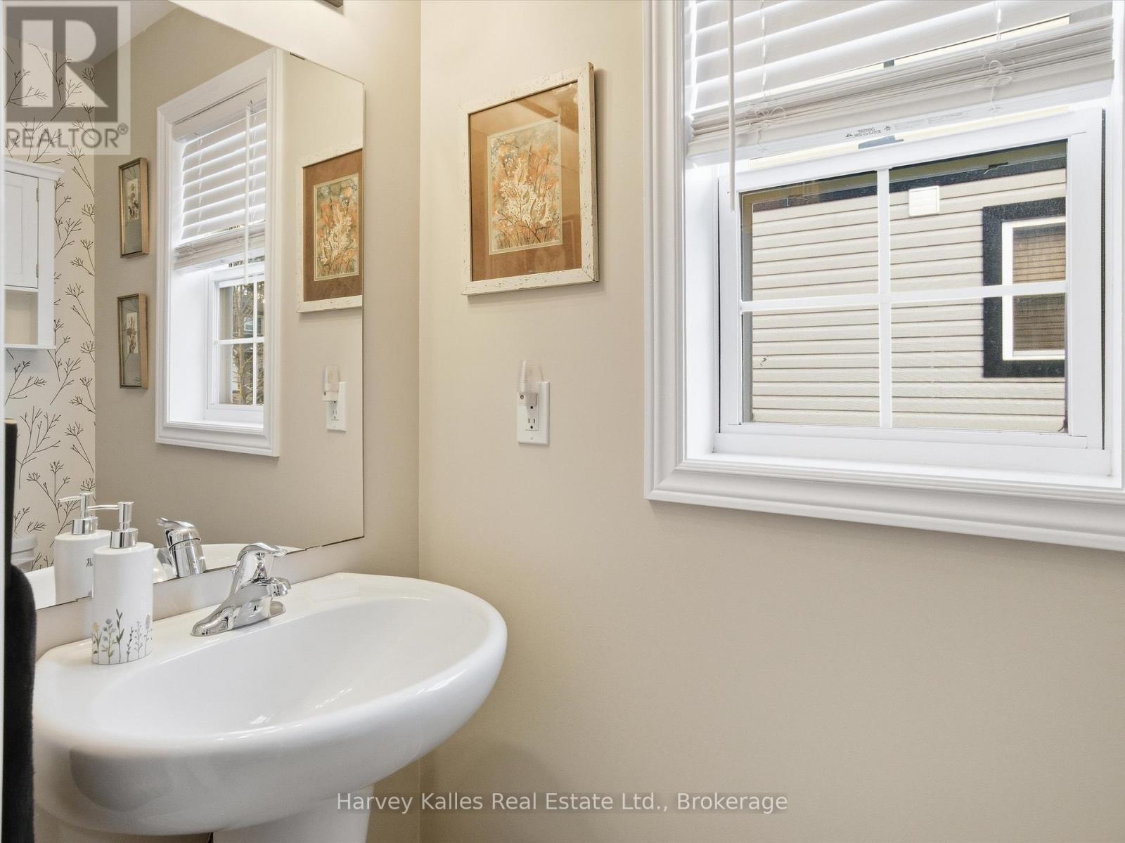 12 Quinn Forest Drive, Bracebridge, Ontario  P1L 1W9 - Photo 11 - X12547374