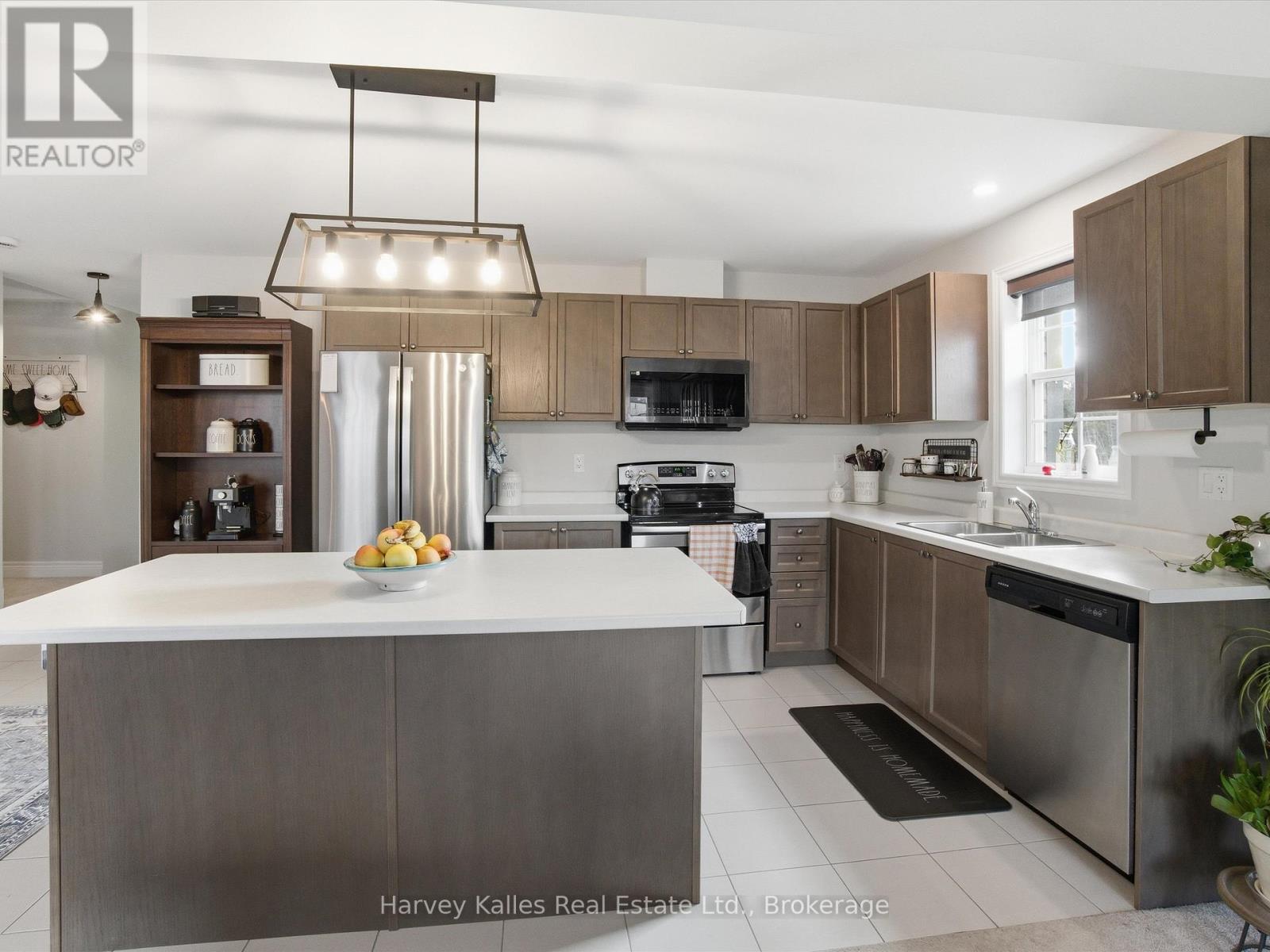 12 Quinn Forest Drive, Bracebridge, Ontario  P1L 1W9 - Photo 7 - X12547374