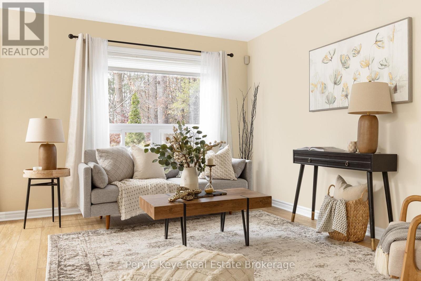 143 Pine Street, Bracebridge, Ontario  P1L 2H8 - Photo 2 - X12550046