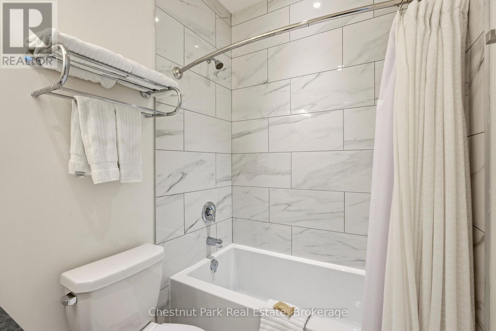 Bhvb201 - 1869 Muskoka Rd 118 West Road, Muskoka Lakes, Ontario  P1L 1W8 - Photo 17 - X12557058