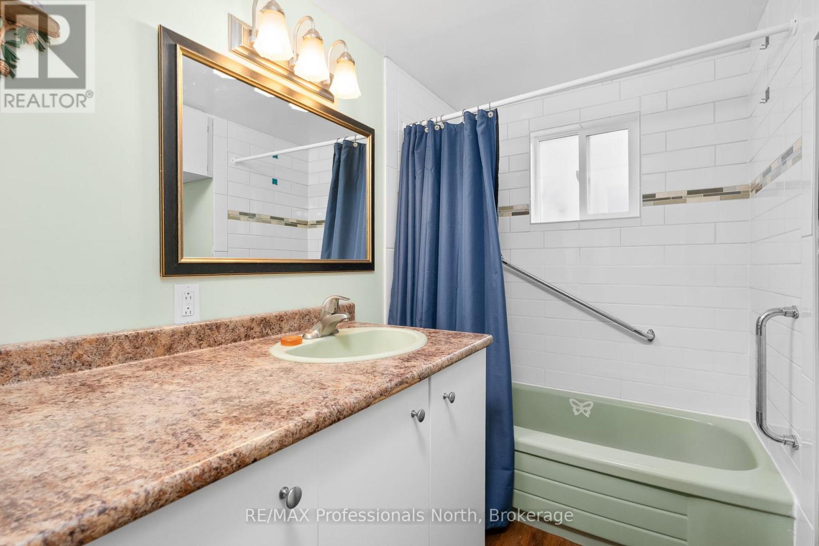 18 George Street, Huntsville, Ontario  P1H 1T9 - Photo 15 - X12561118