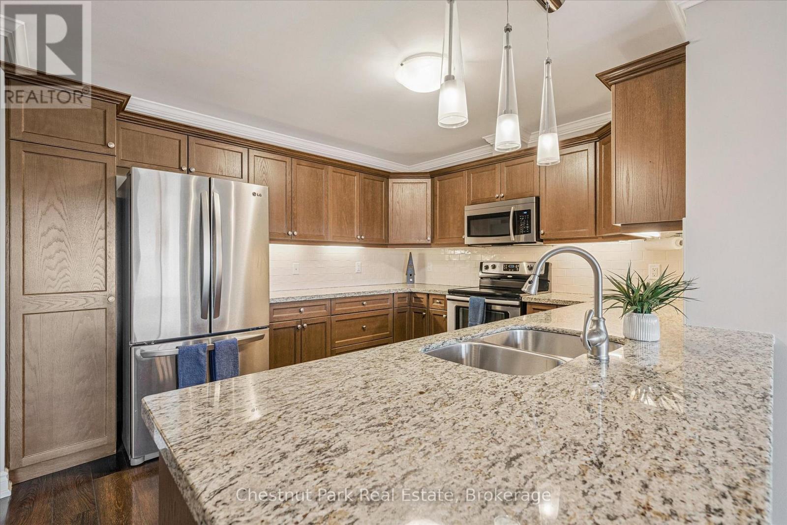 209 - 10b Kimberley Avenue, Bracebridge, Ontario  P1L 0A6 - Photo 11 - X12561904