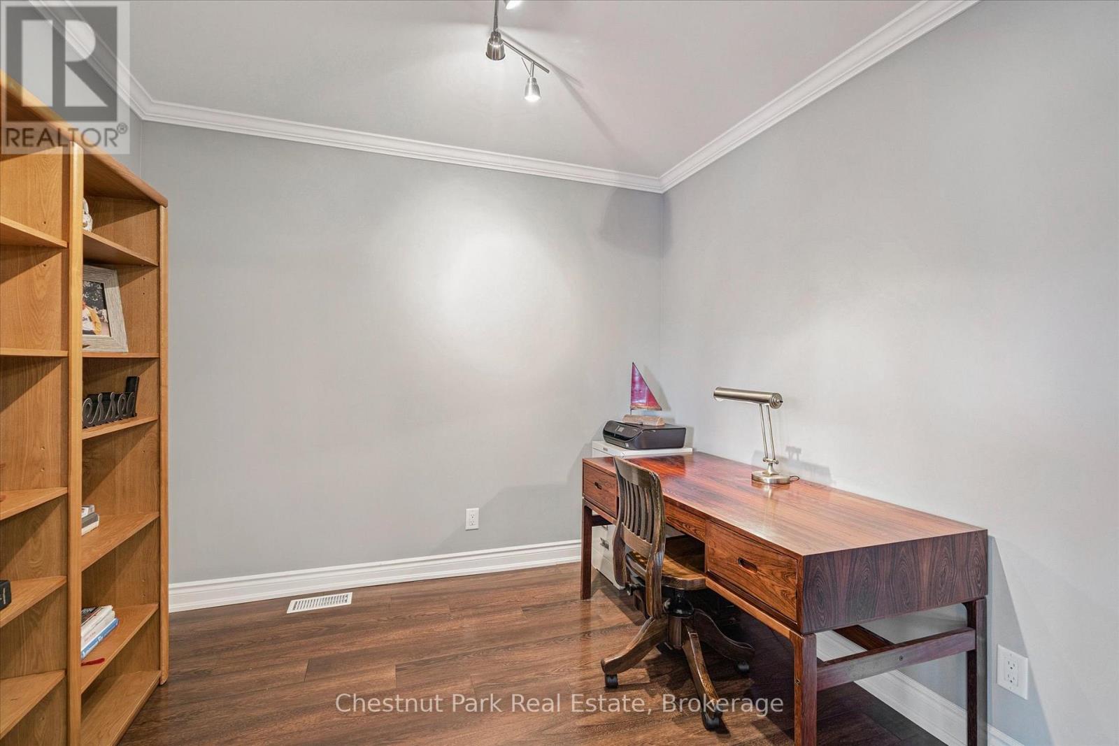 209 - 10b Kimberley Avenue, Bracebridge, Ontario  P1L 0A6 - Photo 23 - X12561904