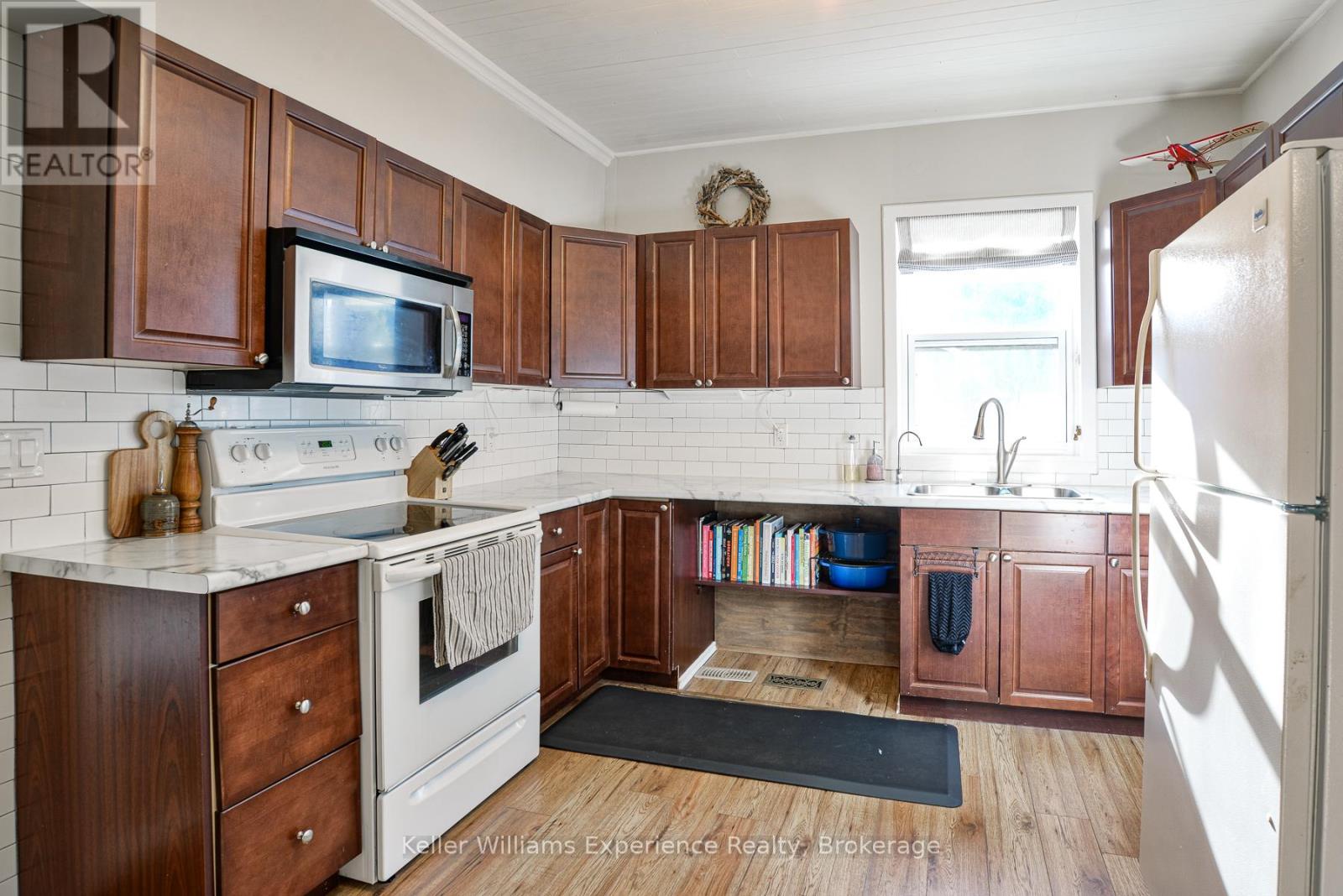 14 Edward Street, Bracebridge, Ontario  P1L 1H5 - Photo 14 - X12562840