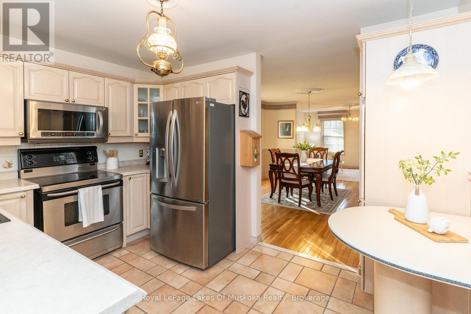 107 Milton Street, Bracebridge, Ontario  P1L 2G4 - Photo 11 - X12565438