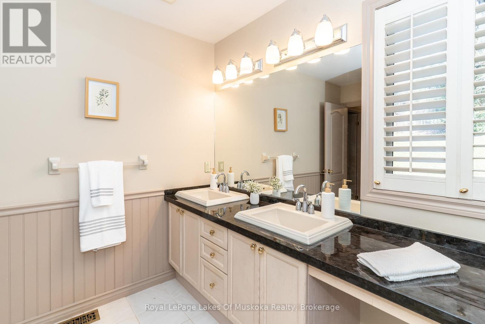 107 Milton Street, Bracebridge, Ontario  P1L 2G4 - Photo 12 - X12565438