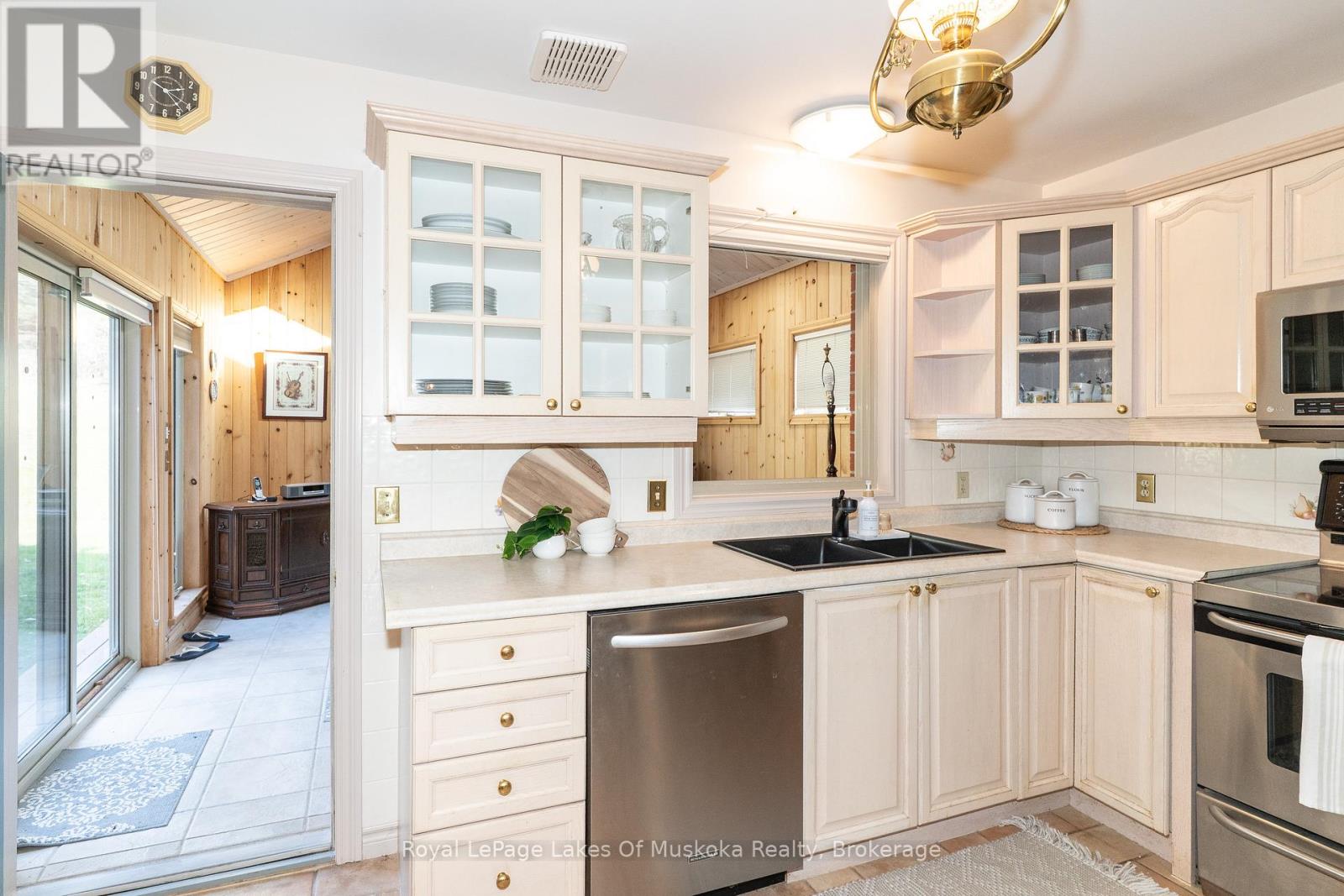 107 Milton Street, Bracebridge, Ontario  P1L 2G4 - Photo 9 - X12565438