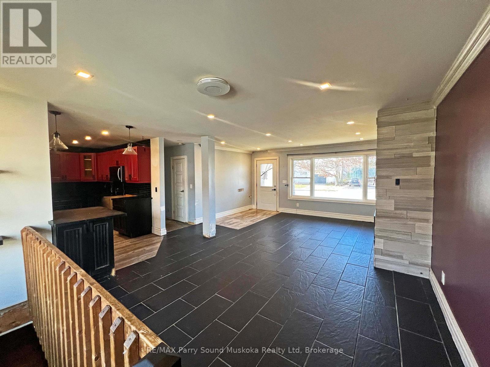 119 Gibson Street, Parry Sound, Ontario  P2A 1X6 - Photo 10 - X12565684