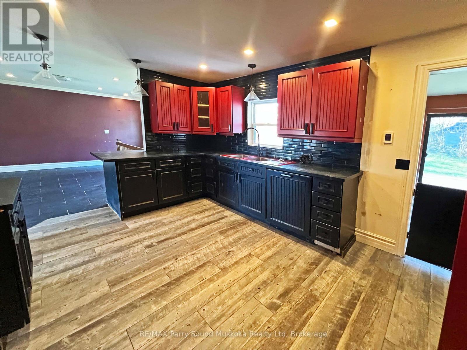 119 Gibson Street, Parry Sound, Ontario  P2A 1X6 - Photo 12 - X12565684