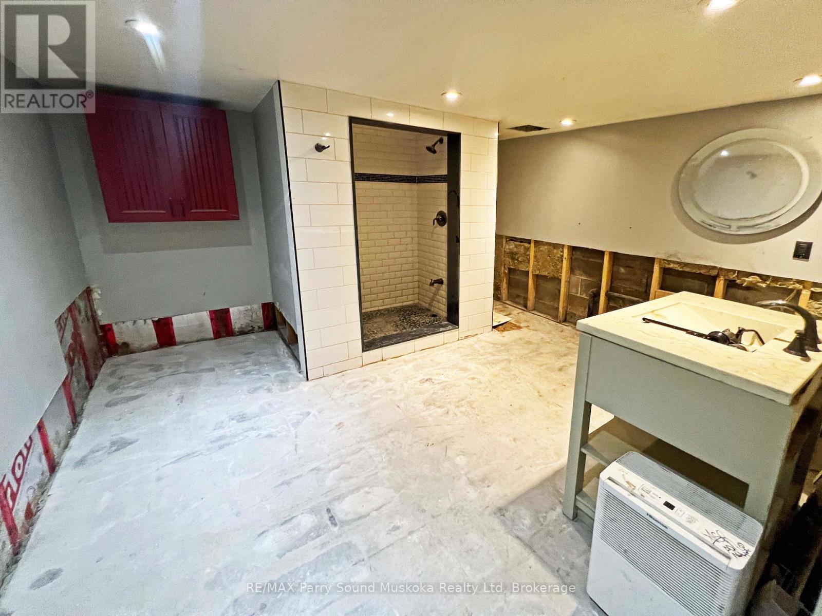 119 Gibson Street, Parry Sound, Ontario  P2A 1X6 - Photo 35 - X12565684