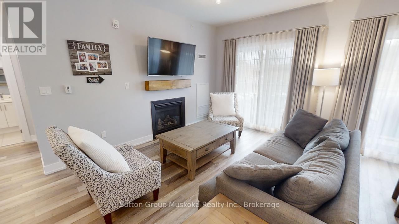 318 - 25 Pen Lake Point Road, Huntsville, Ontario  P1H 2E8 - Photo 2 - X12566740