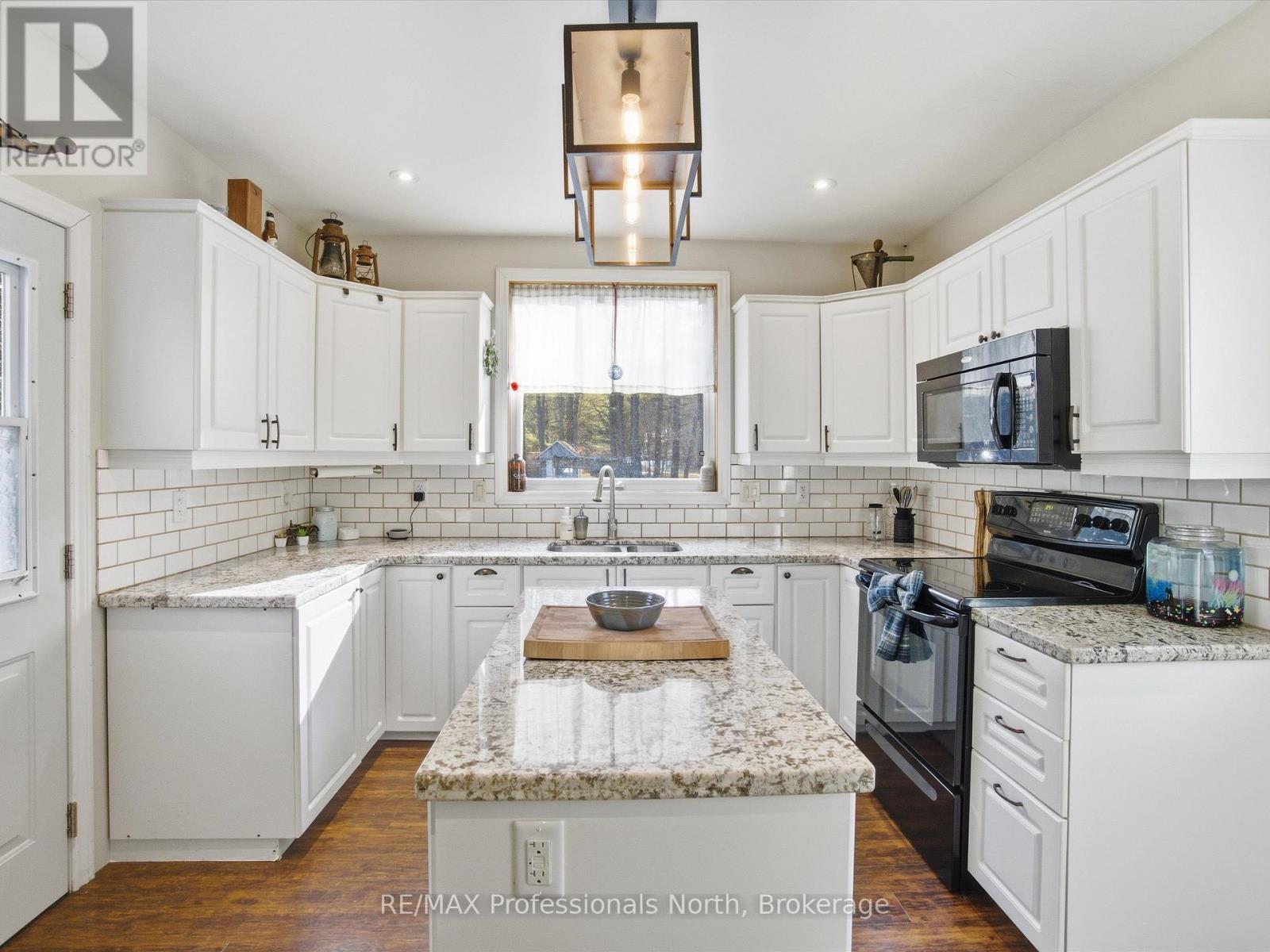 185 Muskoka Rd 10 Road, Huntsville, Ontario  P0B 1L0 - Photo 7 - X12567424