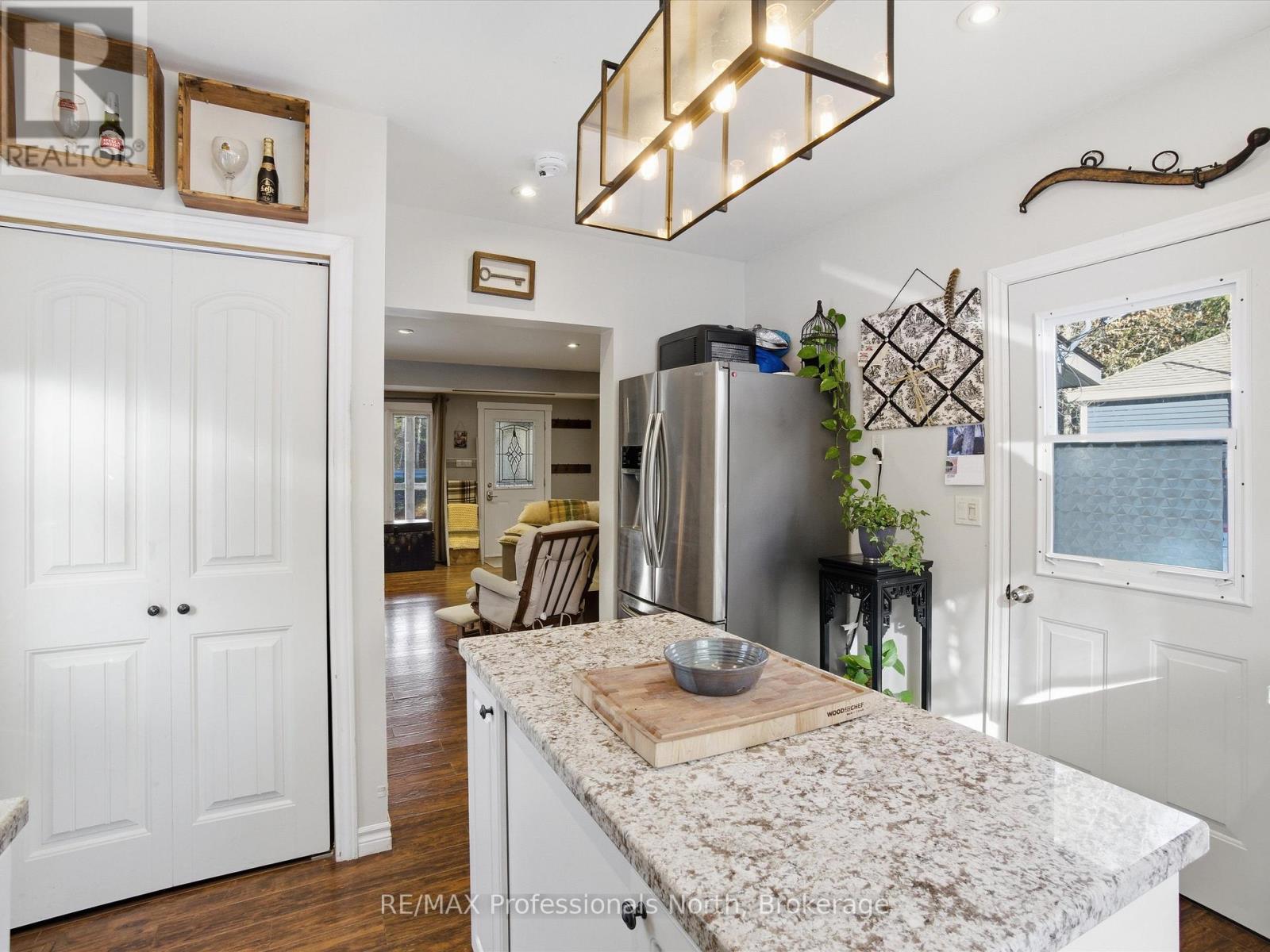 185 Muskoka Rd 10 Road, Huntsville, Ontario  P0B 1L0 - Photo 9 - X12567424