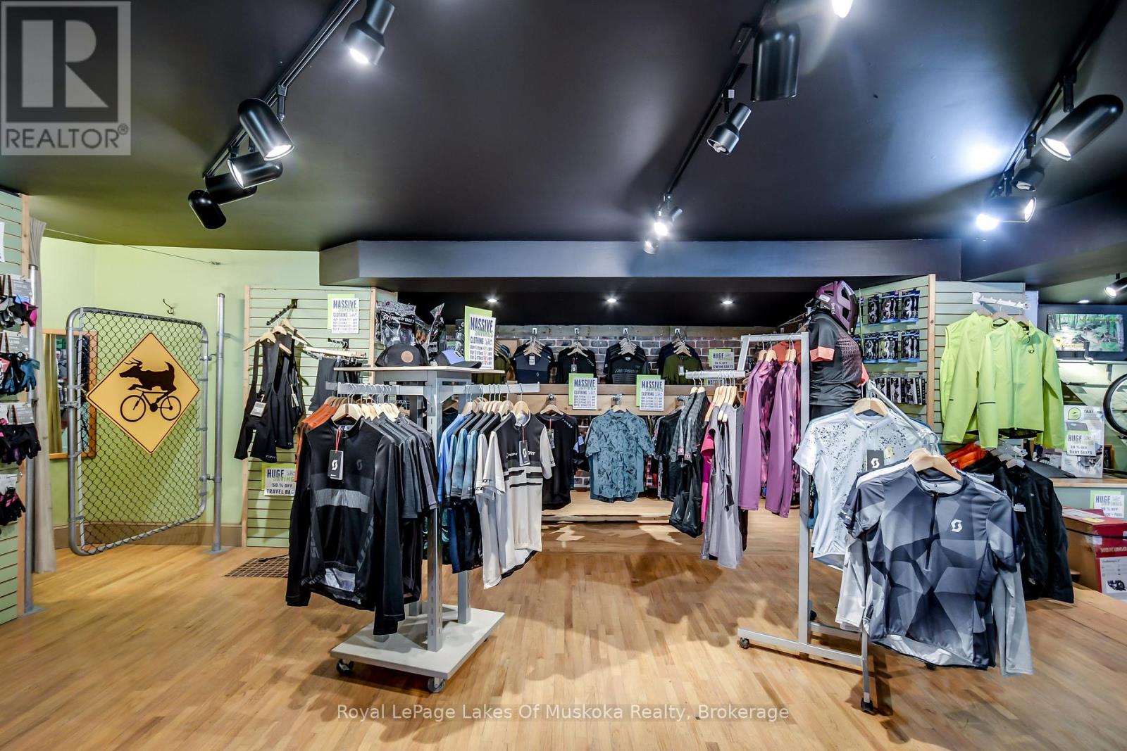 230 Ecclestone Drive, Bracebridge, Ontario  P1L 1G4 - Photo 14 - X12570044