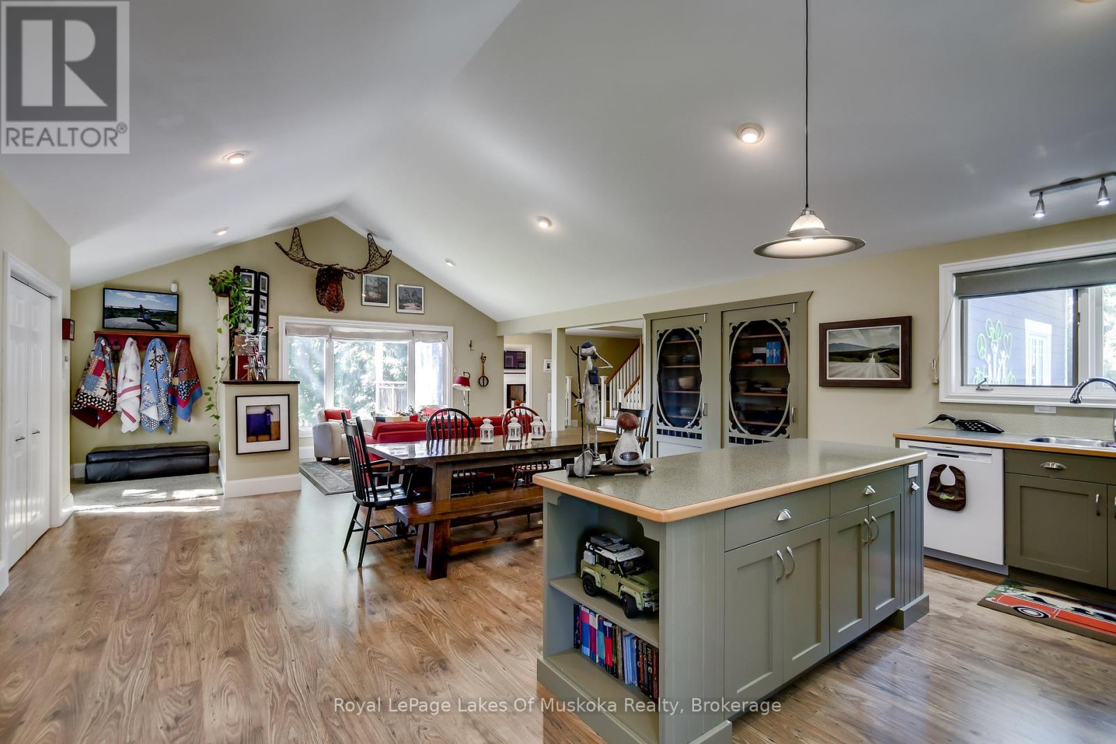 230 Ecclestone Drive, Bracebridge, Ontario  P1L 1G4 - Photo 21 - X12570044