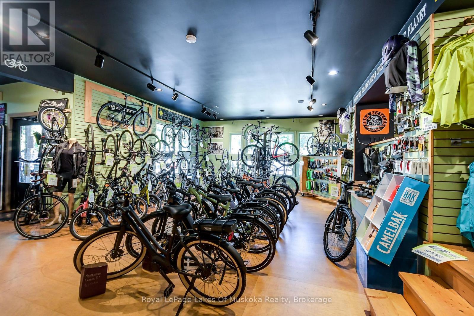 230 Ecclestone Drive, Bracebridge, Ontario  P1L 1G4 - Photo 38 - X12570058