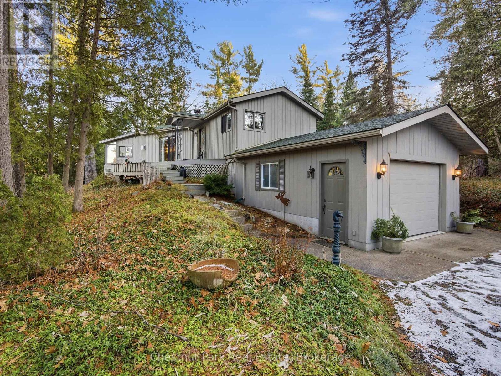 1077 Fairy Falls Road, Lake Of Bays, Ontario  P0B 1A0 - Photo 1 - X12570792